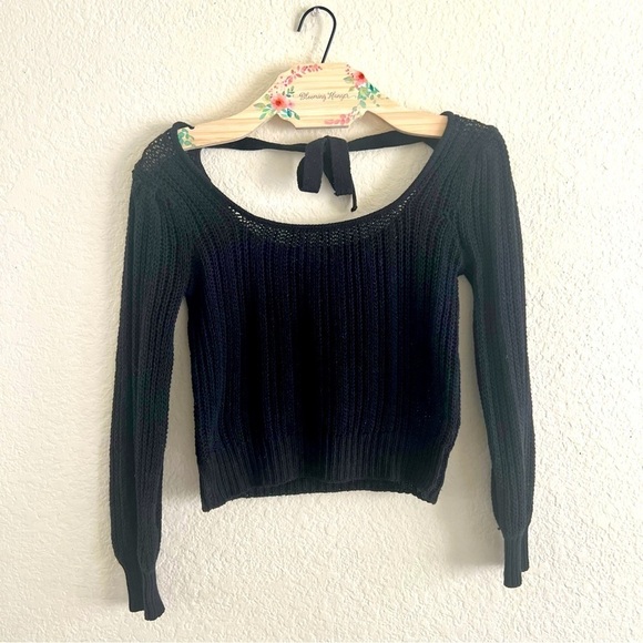 Knit sweater, Tie back Size Small - Picture 1 of 8